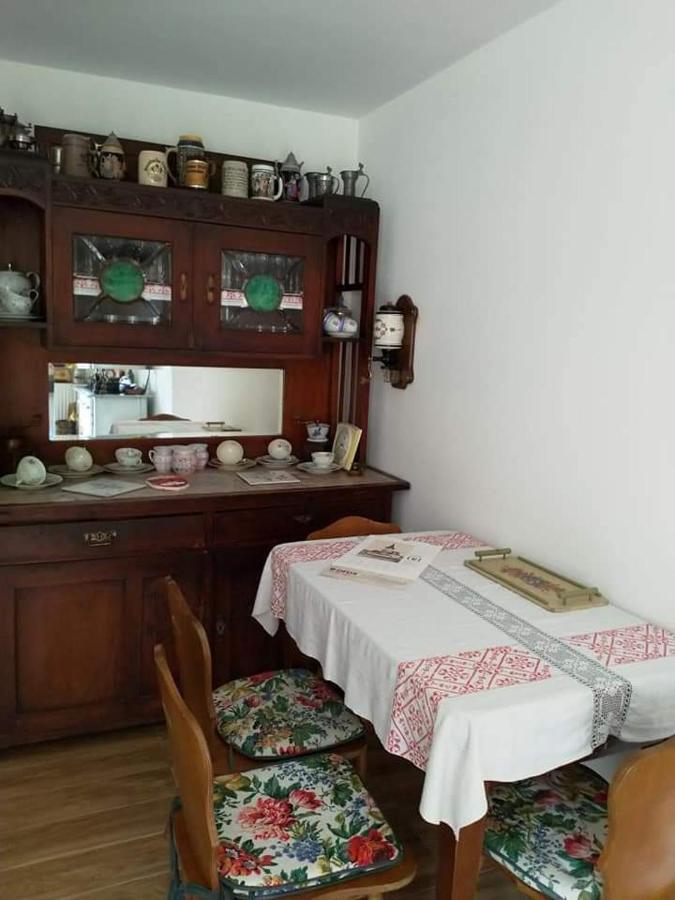 Retro Regina Baassen Hotel Bazna Buitenkant foto